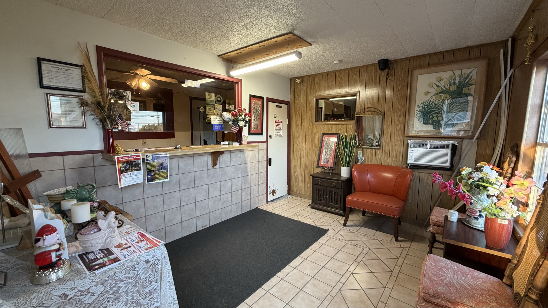 Starland Motel exterior