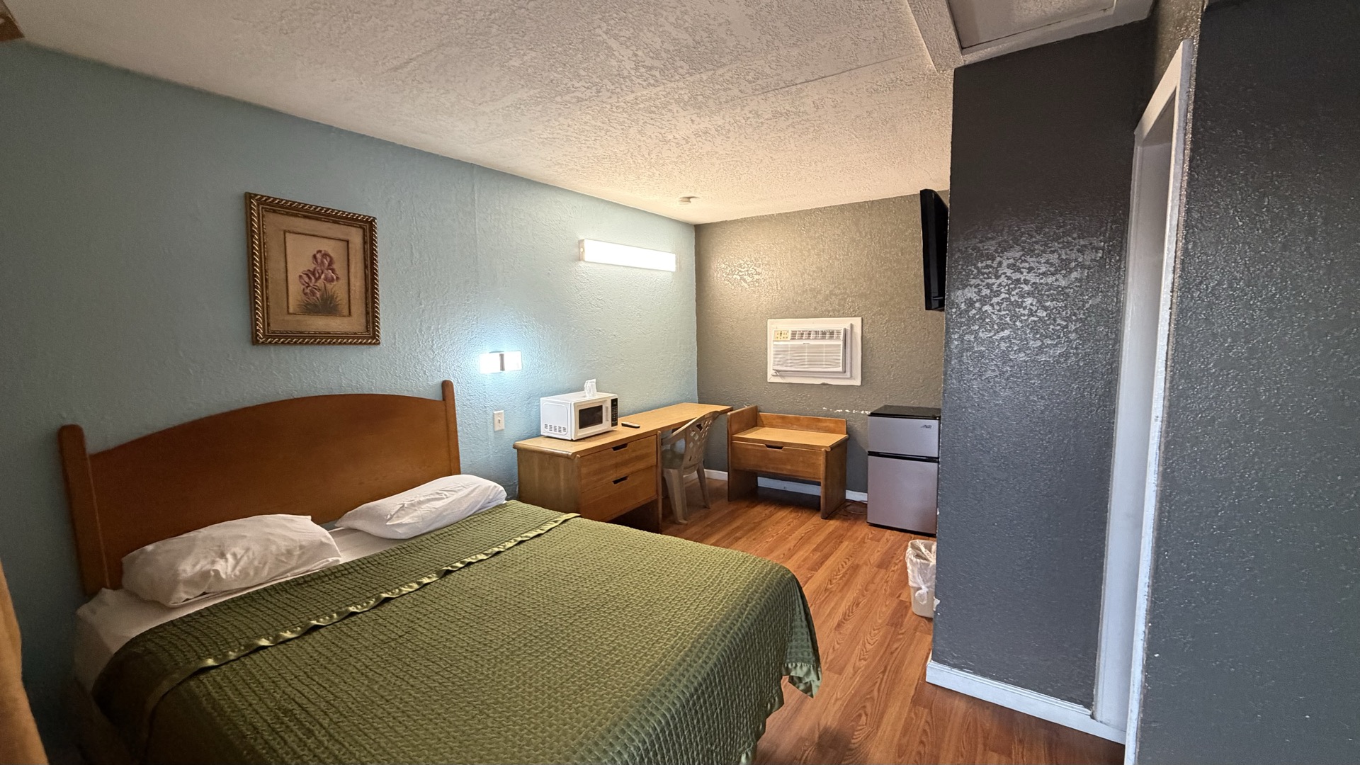 Single Room — one bed